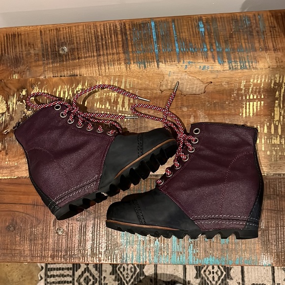 Sorel 1964 Wedge in Purple Dahlia. EUC - Picture 3 of 5
